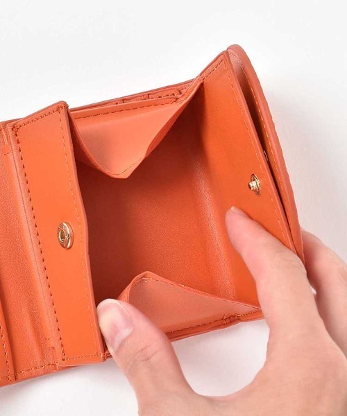 Bleu Bleuet（ブルーブルーエ） 財布 カーブフラップ二つ折財布
