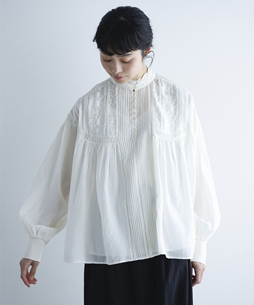 未使用級 希少♪ ビアズリー インディゴ更紗ブラウス 日本製 定価4.7万 女優矢田亜希子さんがドラマ「日曜の夜ぐらいは」で着用 女優矢田