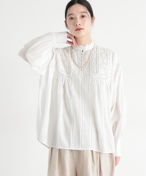 ブラウス シャツ 「natural by clip」エンブロイダリーブラウス レディースの画像