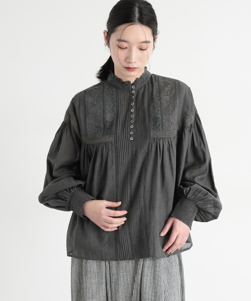 ブラウス シャツ 「natural by clip」エンブロイダリーブラウス レディースの画像