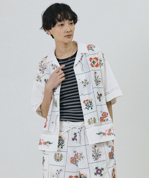 Freada（フリーダ） ブラウス シャツ 夏 半袖 パッチワーク花刺繍