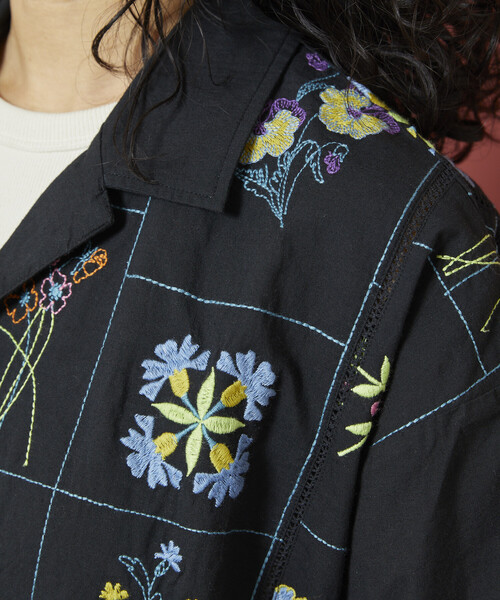 Freada（フリーダ） ブラウス シャツ パッチワーク花刺繍シャツ