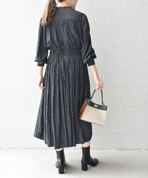 美品✨️SHIPS〈洗える〉プリーツワンピース ネイビー パール 38 SHIPS（シップス） ワンピース 〈手洗い可能〉ドットソリッドプリーツ