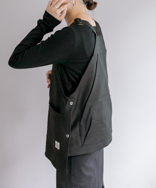新品タグ付き　ear papllloner別注　BIB デニム　エプロン　ベスト ear PAPILLONNER レディース ベスト 「BIB」デニムベスト