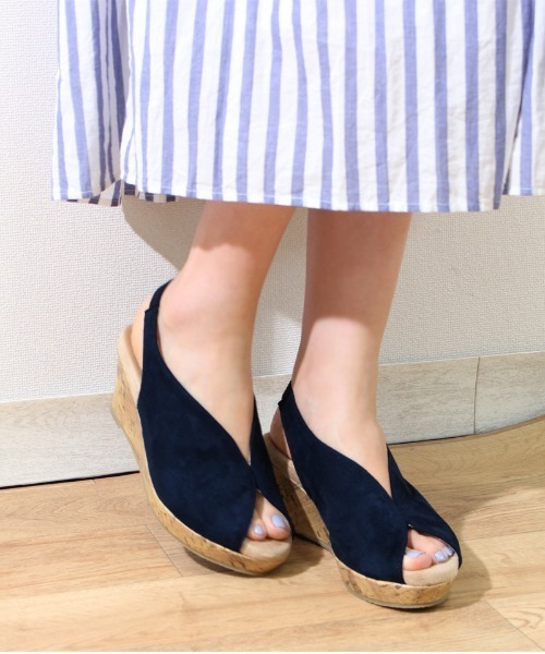 STEVE MADDEN★ 上品★美脚・脚長効果★ウェッジソールサンダル Piedi Nudi サンダル 美脚Vカットデザイン ウェッジソール