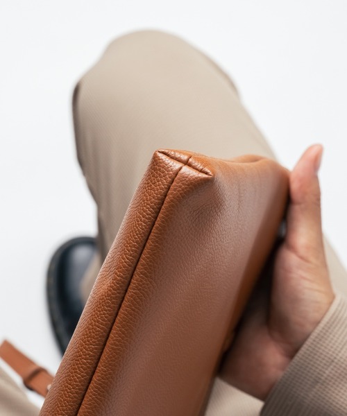  マグネットスナップ付 クロスボディ 日本未入荷♪ Zanchetti ZANCHETTI ザンケッティ ポシェット Zeta Crossbody