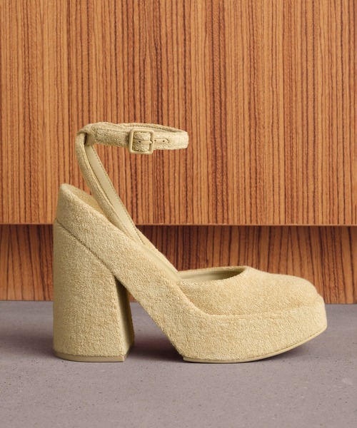 CHARLES ＆ KEITH パンプス Loey ローイー アンクルストラップ  