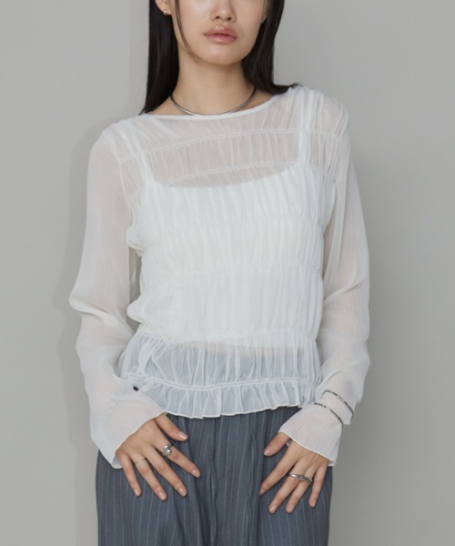 【美品】meer.メーア　シャーリングトップス　ホワイト Aunt Marie's（アントマリーズ） ブラウス シャツ メニーシャーリング