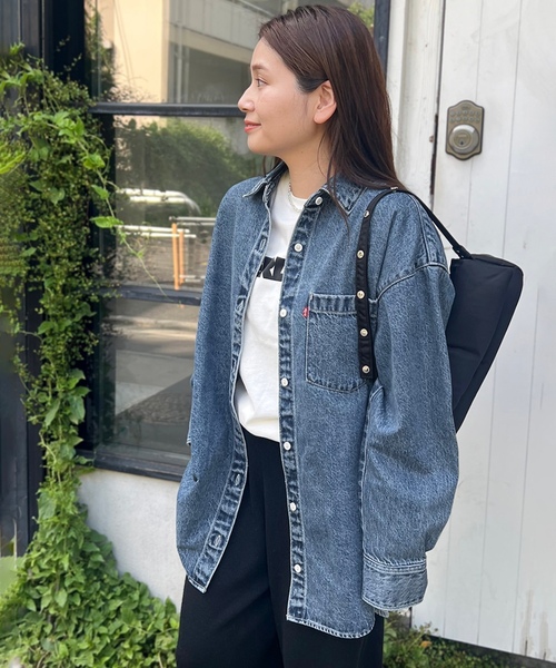 「Levi's」 長袖シャツ MEDIUM ブルー レディースの画像