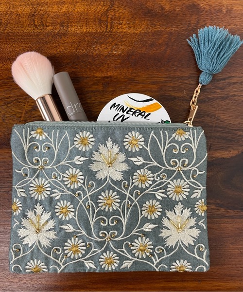 MILLION CARATS ポーチ 「artipur COTTAGE」 花柄の糸刺繍と