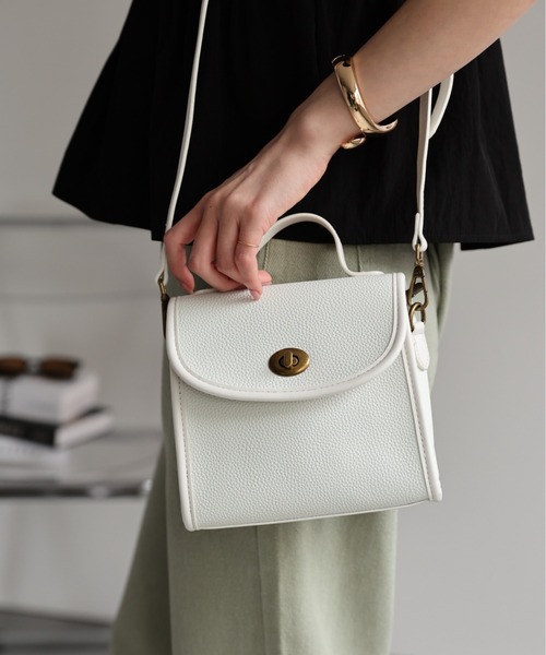 シャネル CHANEL ココハンドルXS A92990 イエロー/ゴールド金具