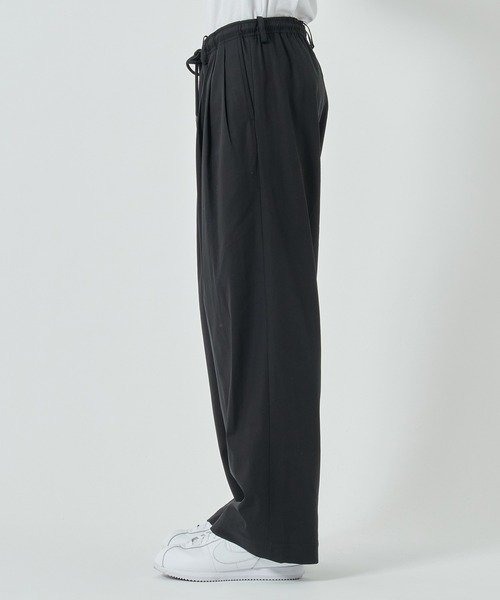 markaware スラックス TRIPLE PLEATED EASY TROUSERS メンズ