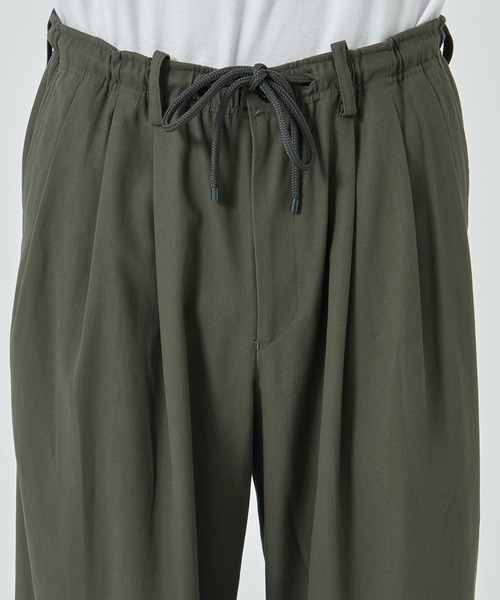 【3年着られる】ハイブランドと同工場で安心の品質 耐水圧30,000ml markaware スラックス TRIPLE PLEATED EASY TROUSERS メンズ