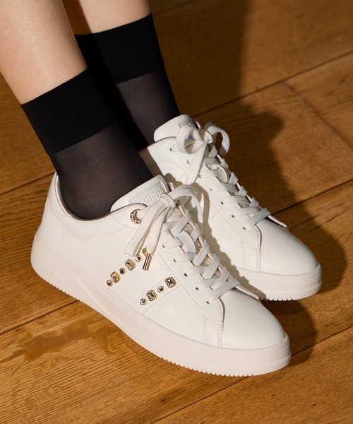 diana（プラスダイアナ） スニーカー 「軽量」ビジュー付きコート