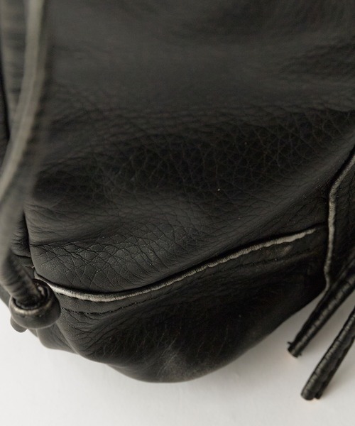 Chick ショルダーバッグ バッグ Front Pocket Gusseted Faux Leather