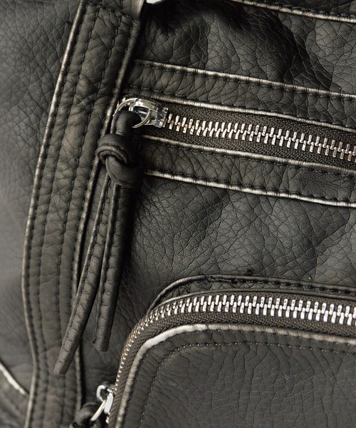 Chick ショルダーバッグ バッグ Front Pocket Gusseted Faux Leather