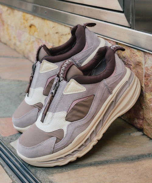 UGG Australia（アグオーストラリア） 「UGG」 ローカットスニーカー