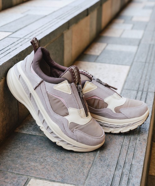 UGG Australia（アグオーストラリア） 「UGG」 ローカットスニーカー