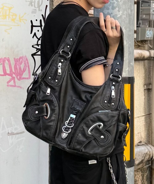 ポチ Chikashitsu+（チカシツプラス） ショルダーバッグ 「Chikashitsu +