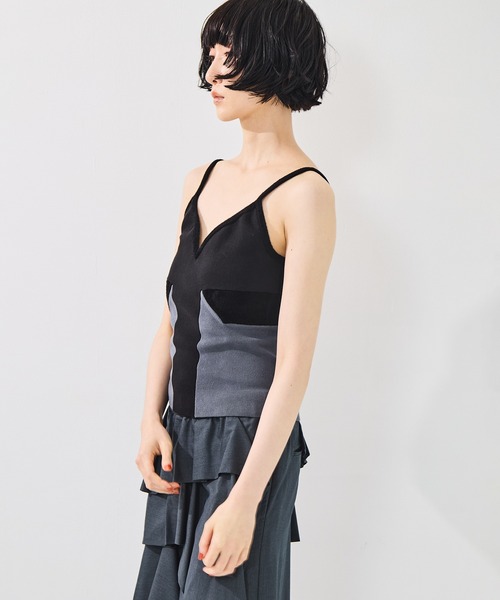 【美品】akane utsunomiya アカネウツノミヤ　キャミブラウス AKANE UTSUNOMIYA（アカネウツノミヤ） tシャツ 「AKANE UTSUNOMIYA
