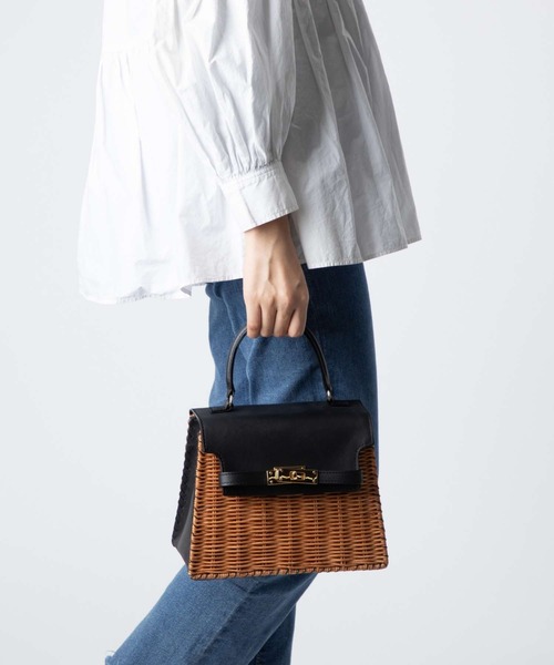 The Bagmati ショルダーバッグ バッグ BAGMATI LEATHER