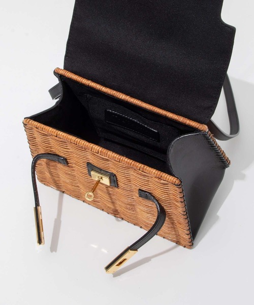 The Bagmati ショルダーバッグ バッグ BAGMATI LEATHER