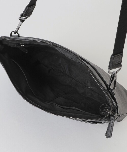 g7 さん　BLACK LABEL CRESTBRIDGE レザーサコッシュ コーデュラバリスティックサコッシュ（バッグ）｜BLACK LABEL
