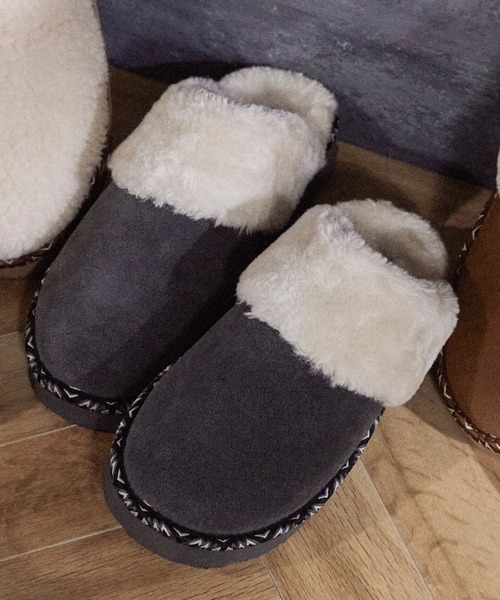 Minnetonka（ミネトンカ） スリッポン CERISE / ボアスリッパー