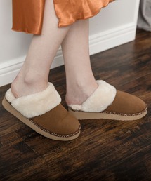 Minnetonka（ミネトンカ） スリッポン CERISE / ボアスリッパー