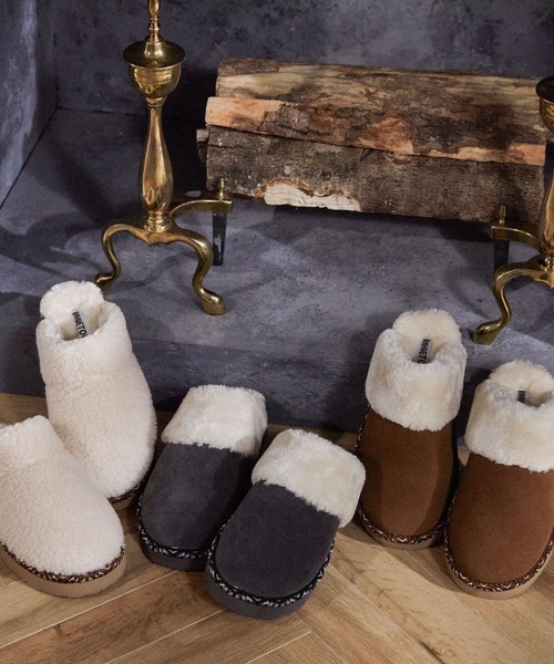 Minnetonka（ミネトンカ） スリッポン CERISE / ボアスリッパー