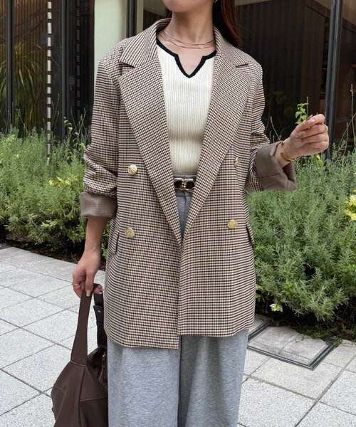 Thevon（ゼヴォン） ジャケット テーラードジャケット GOLDボタン