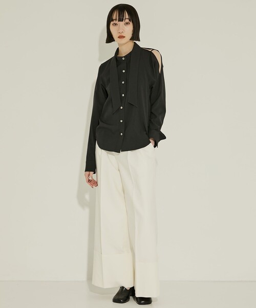 ブラウス シャツ 「AKANE UTSUNOMIYA/アカネウツノミヤ」「STUDIOUS別注」WAO-FB49-2009/肩開きブラウス/秋服の画像