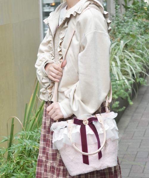 axes femme（アクシーズ ファム） トートバッグ かご型フリルファー 