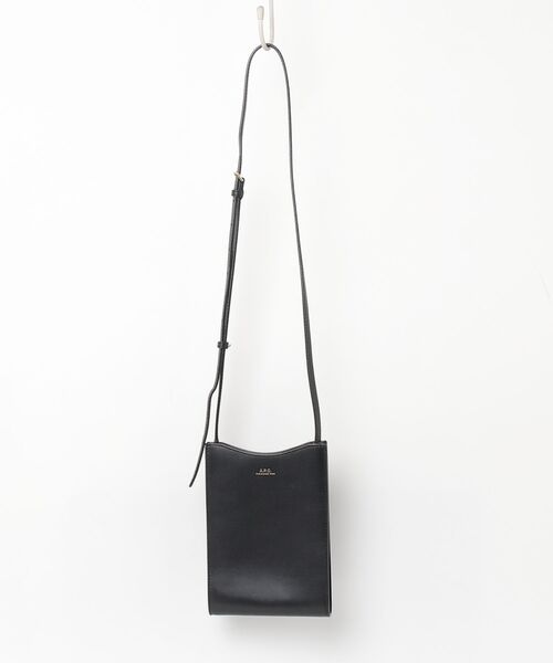 A.P.C. ブラック ショルダーバッグ A.P.C.（アーペーセー） ショルダーバッグ ONESIZE ブラック