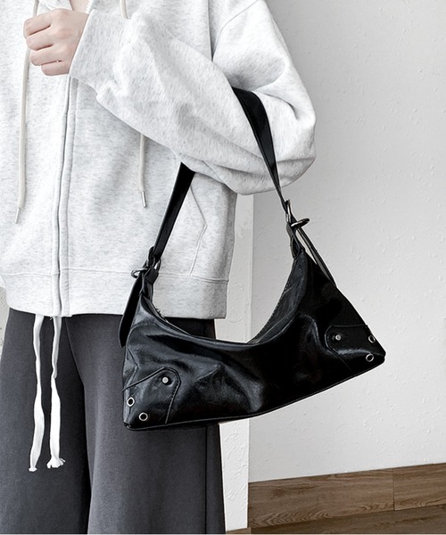 【新品】2wayショルダーバッグ SHIPS｜quaranciel: 2way 8ポケット ライン ショルダー バッグ