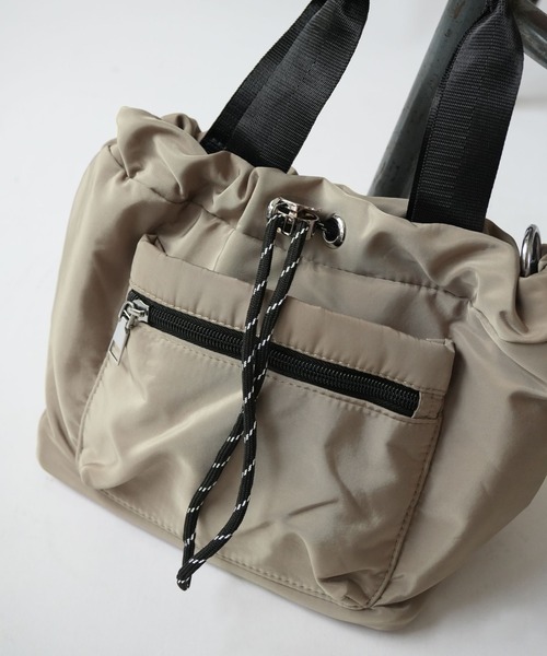 グレー ナイロン バックパック フロントポケット付き セール】 フロントポケット スクエアナイロンショルダー Sサイズ