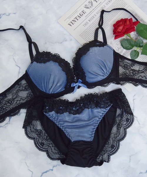 Sanei ブラジャー ショーツセット 「美谷間＆丸胸を叶える！ナチュ盛り