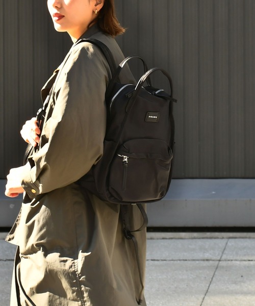 LAZY SUSAN（レイジースーザン） デイバック リュック リュックフィラ