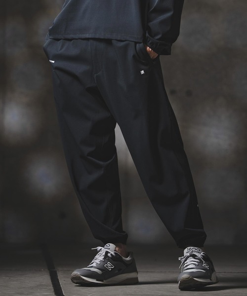 パンツ mp14559-Airy Smooth Fabric Relaxed Fit Joggers ジョガーパンツ(201-029-gls-cg)の画像