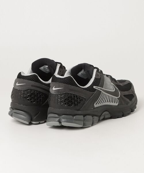 NIKE（ナイキ） スニーカー ズームボメロ5 メンズ : ZOZOTOWN Yahoo!店