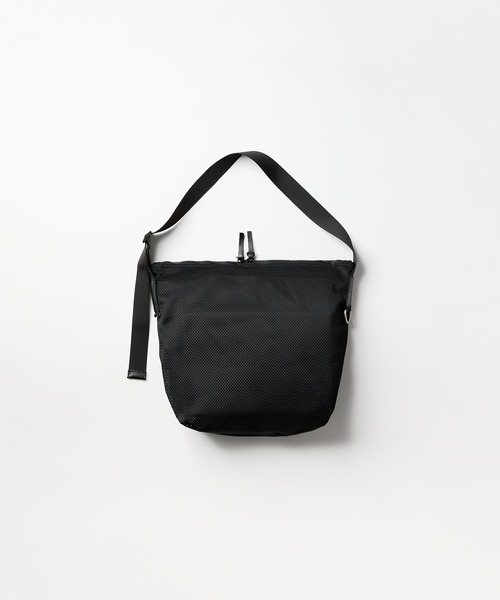 黒 ナイロン ショルダーバッグ　meltum meltum ショルダーバッグ POUCH SHOULDER BAG / ポーチ