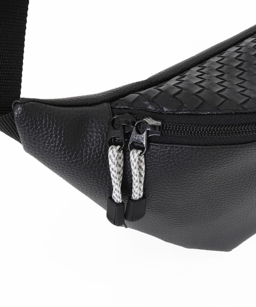 (美品)   ブラック ボディバッグ　ウエストポーチ Magine（マージン） ウエストポーチ mko13479-Synthetic Leather Body