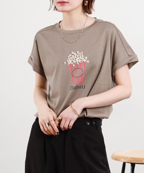 Stissy ポップコーン半袖Tシャツ ホワイ ト tシャツ 半袖 BRODIAEA パール付きポップコーンイラスト半袖Tシャツ