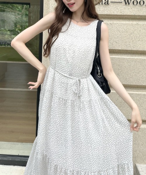 Ada. ワンピース 小花柄 ティアード ノースリーブ ロング ワンピース