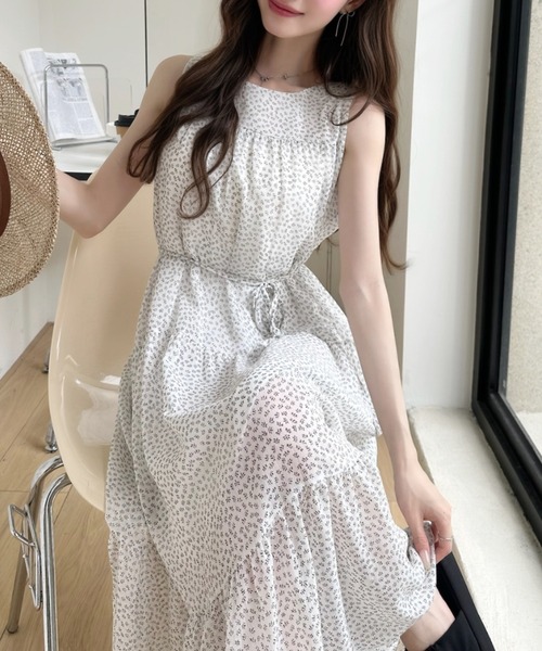 Ada. ワンピース 小花柄 ティアード ノースリーブ ロング ワンピース