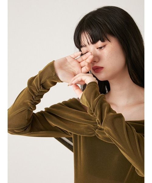 [新品タグ付き未着用] 【LILY BROWN Lingerie】オフショル LILY BROWN Lingerie】カップインオフショルダーボディ(Tシャツ