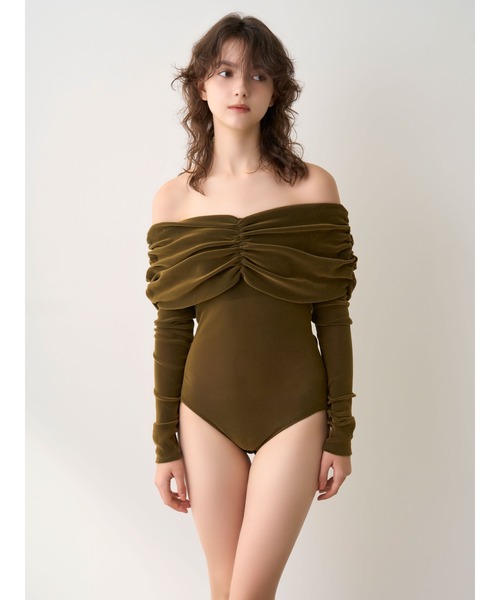 [新品タグ付き未着用] 【LILY BROWN Lingerie】オフショル LILY BROWN tシャツ 「LILY Lingerie」カップインオフショルダー