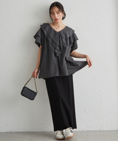 極美品 Rene ルネ　シャーリングハーフスリーブブラウス　フリル　M　近年 極美品 Rene ルネ シャーリングハーフスリーブブラウス フリル M 近年
