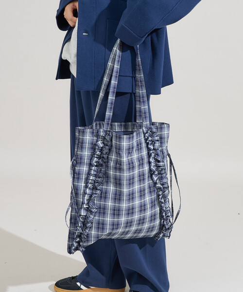 フリー出品　フリルが主役のフラップファスナー付トート　ミストラベンダー フリー出品 フリルが主役のフラップファスナー付トート ミスト