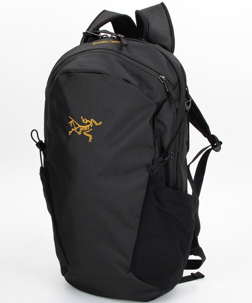 【ショッパー付】】ARC'TERYX Mantis 16 Backpack 黒 Amazon.com: Arc'teryx Mantis 16 Backpack | Sleek Compact 16L